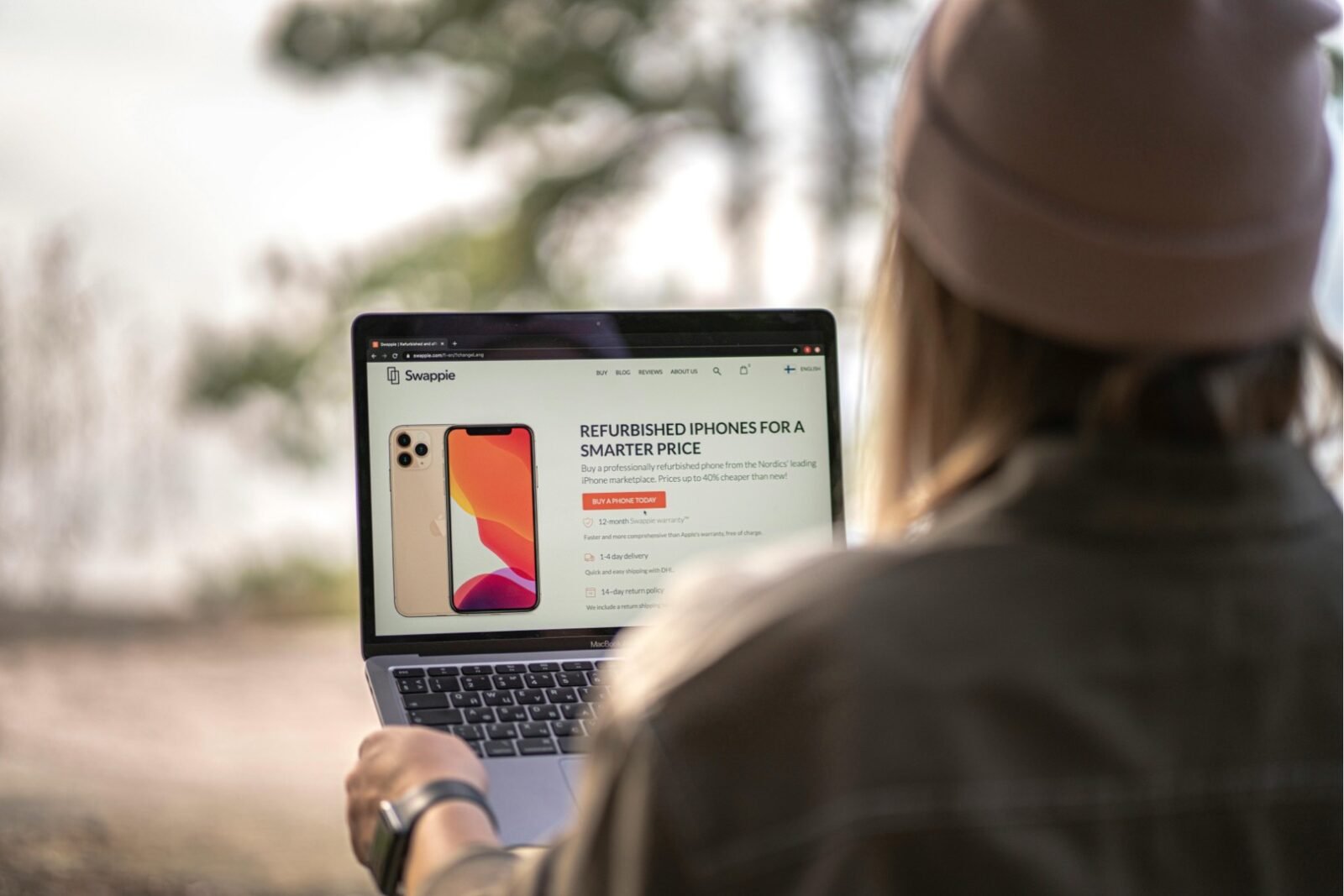 Ikon keranjang belanja digital yang ditinggalkan pembeli, menggambarkan masalah cart abandonment pada toko online.
